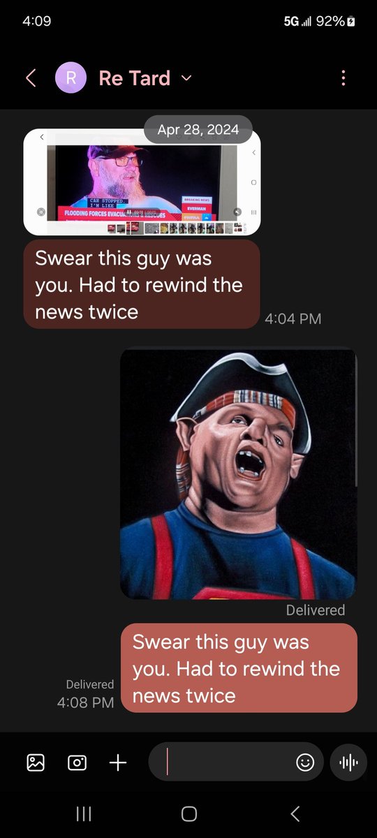 Zachwithissues's tweet photo. When your little sister text you. https://t.co/y06vRbnYSK
