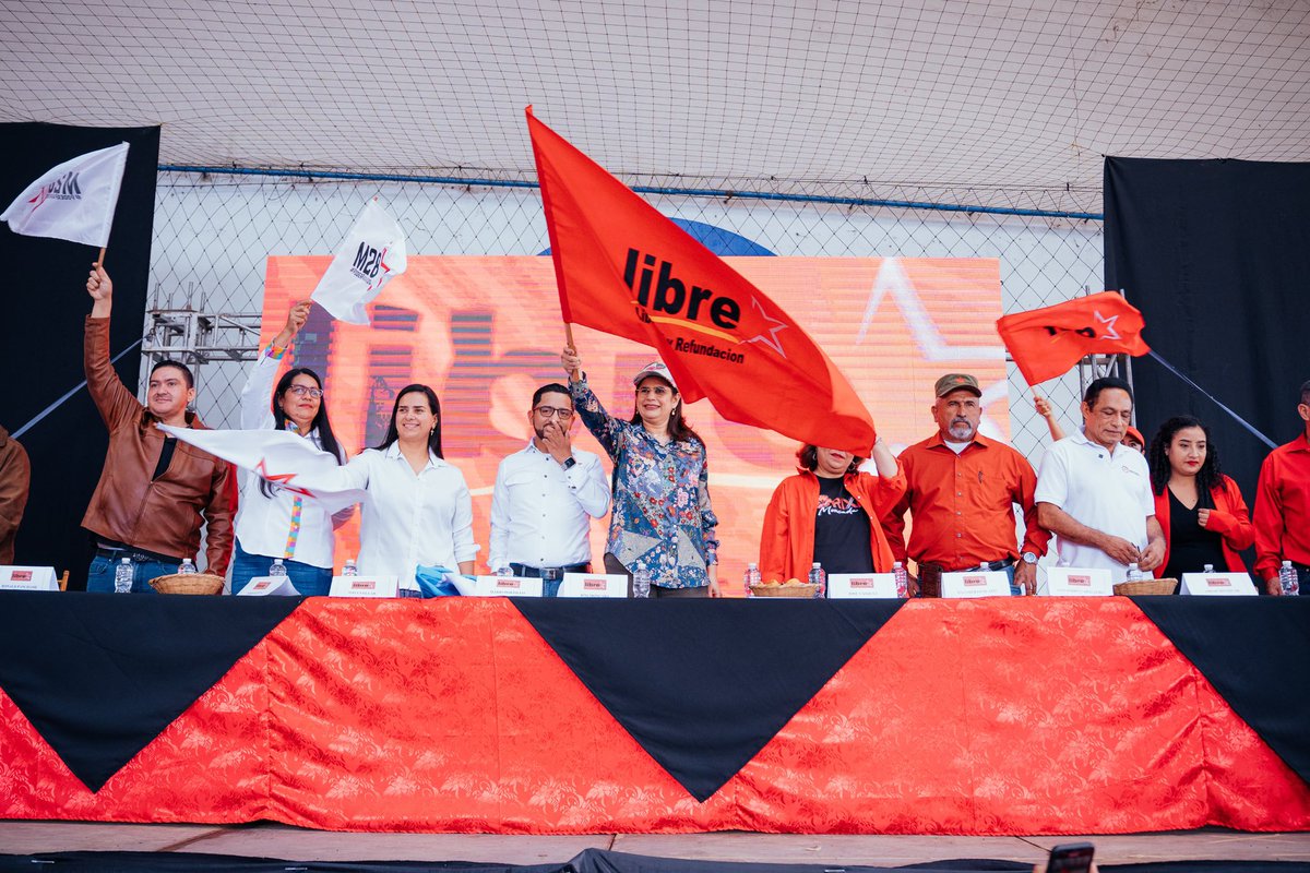 'Desde Intibucá, que es la cuna de la defensora mundial de la identidad nacional y del ambiente, Berta Cáceres, Berta luchadora y mítica, afirmo que estamos en un proceso de construcción y unidad de nuestro país para derrotar a nuestros adversarios nuevamente en las urnas.'