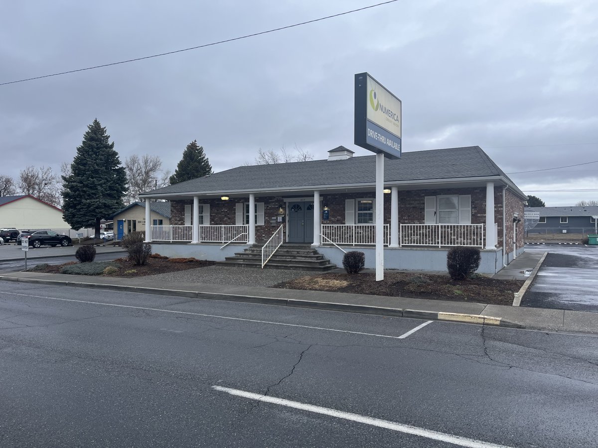 1817 W. Sylvester is a great building and location that is move-in ready. Just off the intersection at 20th, this one has lots of potential uses. MLS 267253
#SVNDifference #TriCitiesCommercialRE #LocalFocusNationalReach