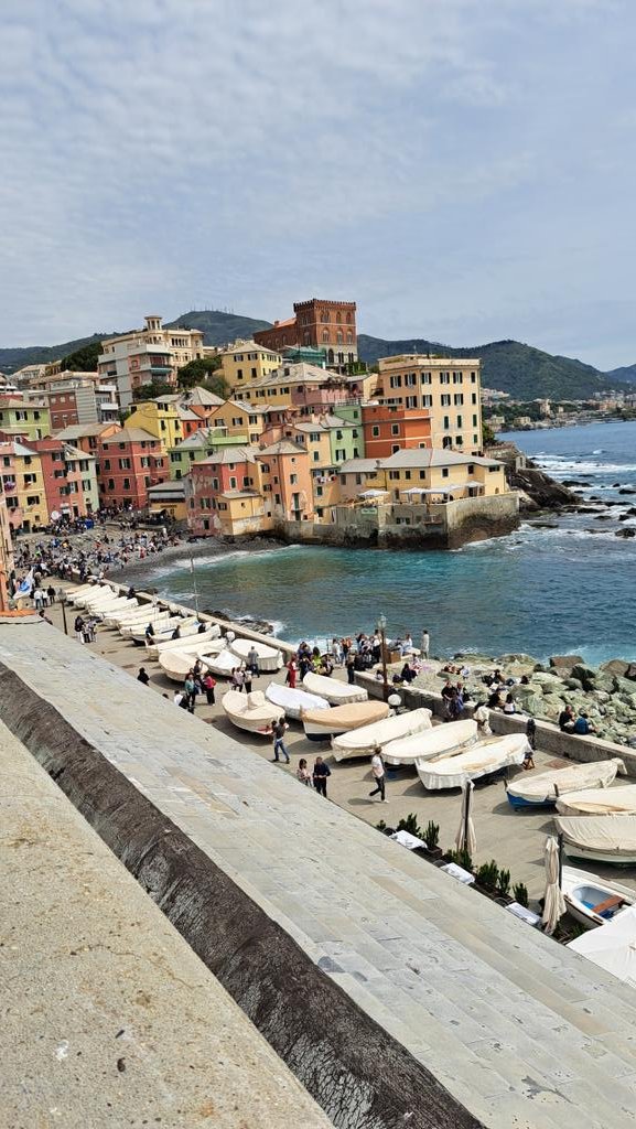 Comunque mentre tutti sono scesi a Napoli io sono salito a Genova 🤷🏻‍♂️