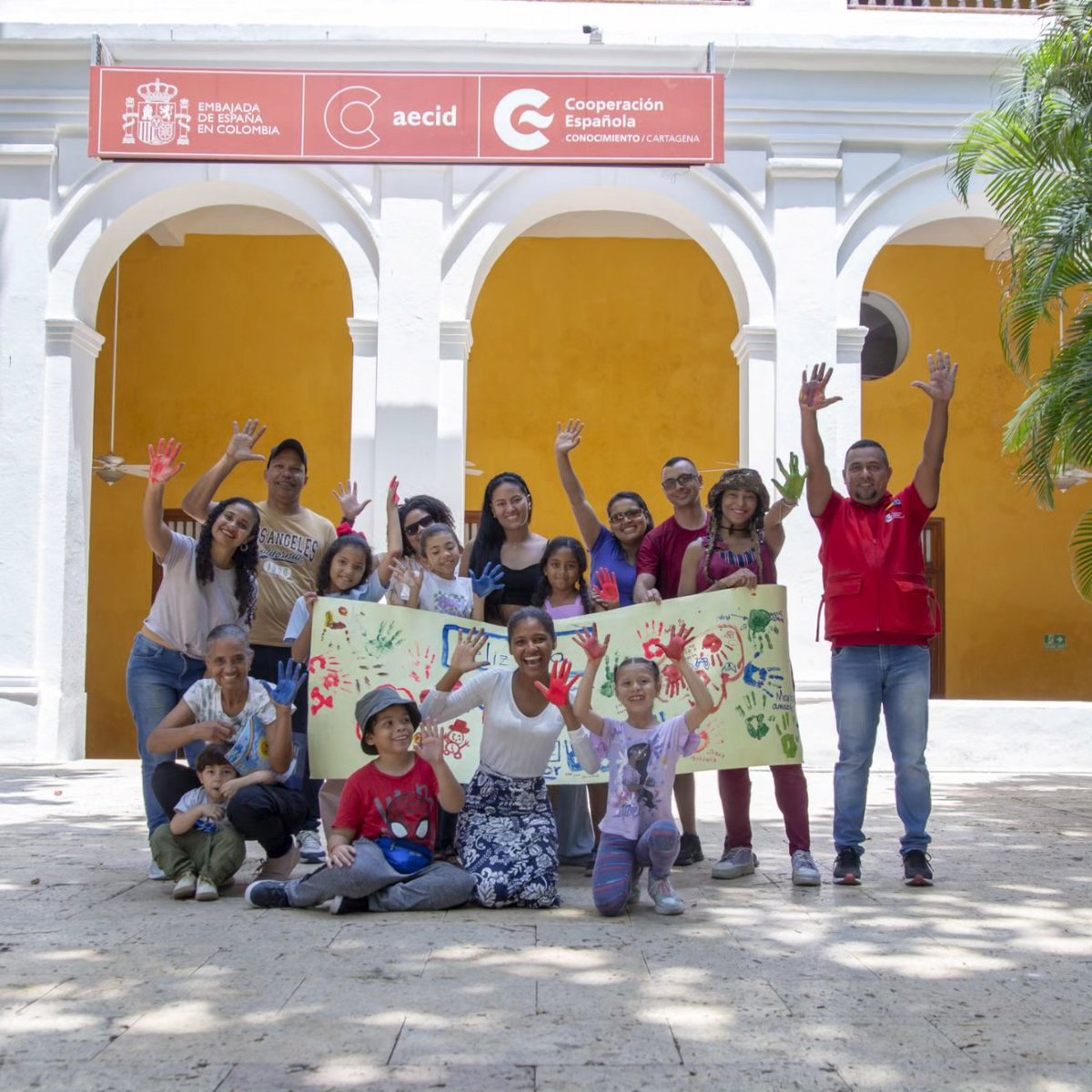 🤩 ¡Ayer en el @CFCECartagena tuvimos el primer sábado del año del #ClubDeLectura, Escritura Creativa y Oralidad 'Come Libro'! Durante la jornada celebramos el mes del niño, del idioma y del libro. #CooperaciónEspañola #Formación #Cultura 🧵👇