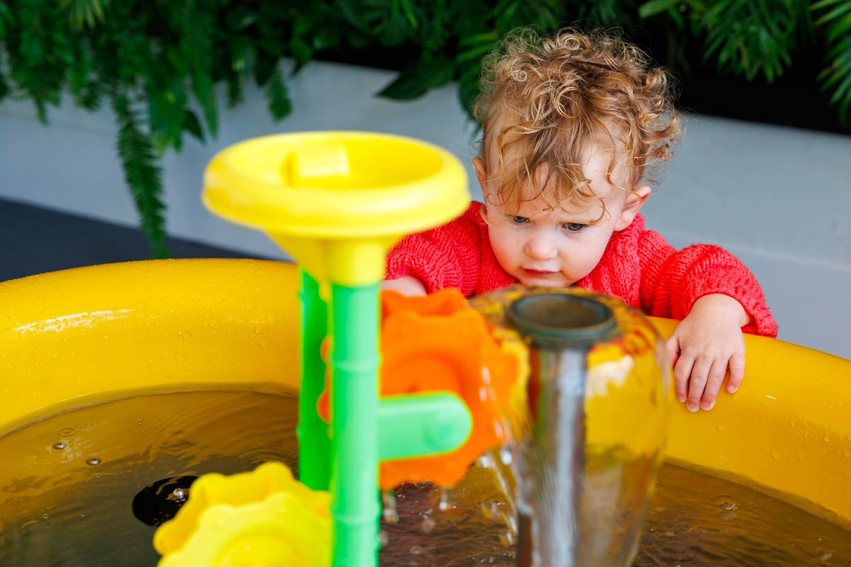 Will you and your little ones dare to explore at next week’s Toddler Day..? 📕✂️ Story & craft: The Explorers Club 🚀 👶🏻 Imaginative play with Debutots 🧬 Hands-on activities with Sparklab Cymru ⏰ Fri 3 May 10am – 5pm Tag your friends and book ahead techniquest.org