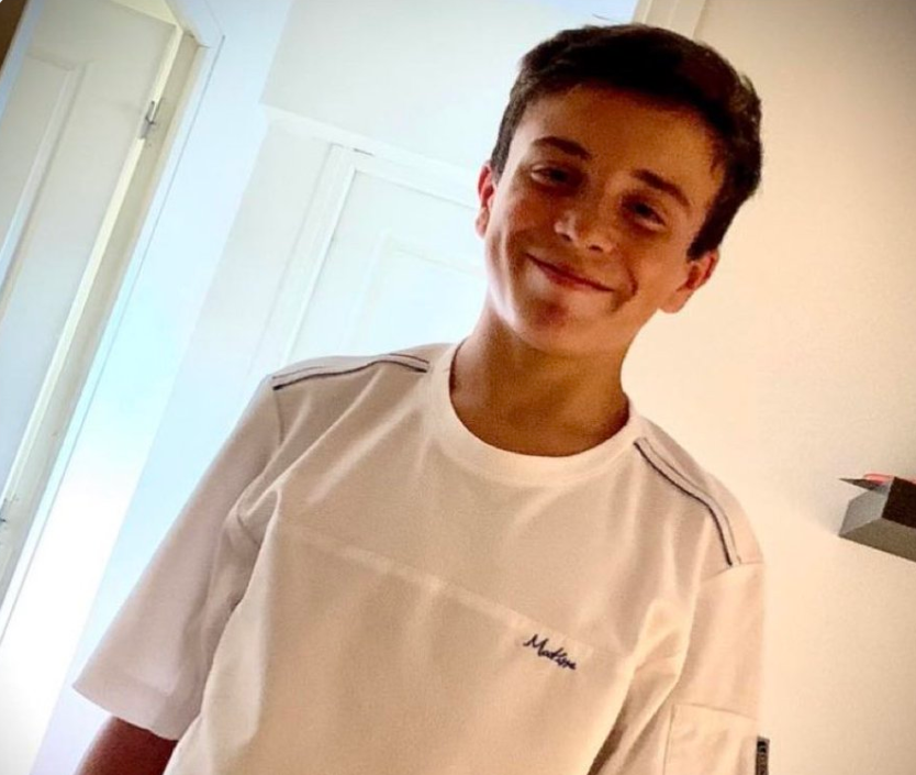 F_Desouche's tweet photo. Châteauroux (36) : #Mathis, 15 ans, poignardé à mort (MàJ)

- Le migrant afghan est visé non pas par une procédure mais deux
- La mère de l'Afghan en GAV, soupçonnée d'être impliquée dans le drame
- L'enquête se porte sur un homicide "volontaire"
https://t.co/69oAC5EHMO https://t.co/7Jutlj2OWR