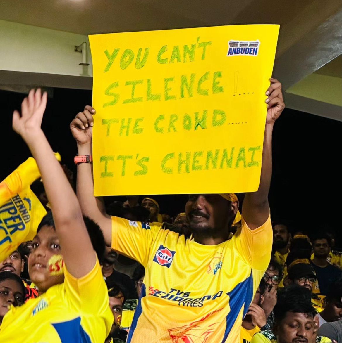 That's how you Silence them ! 🤫🔥

#CSKvSRH #WhistlePodu #IPL2024 #CSK