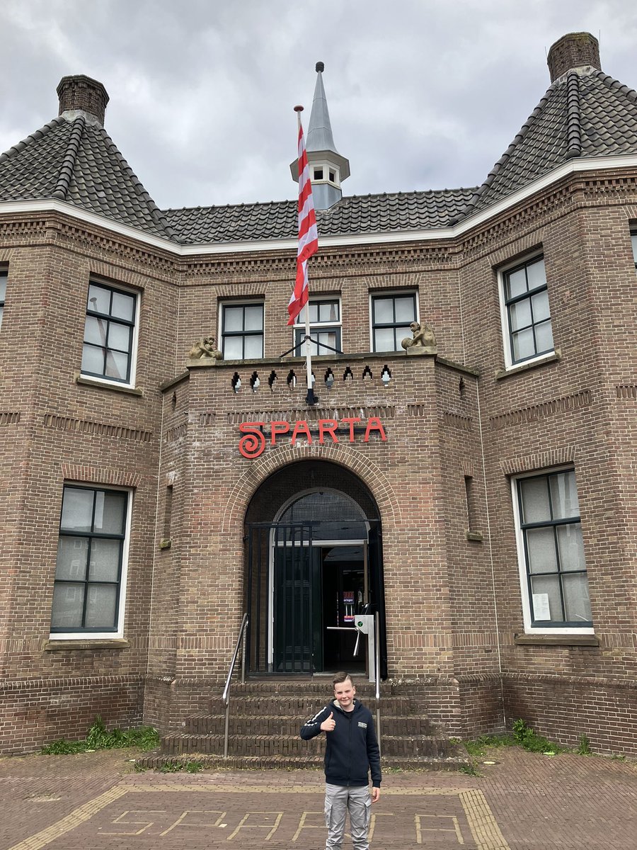 MarcelHingstman's tweet photo. Vandaag in 1 van de mooiste stadions van het land geweest! Weer eentje kunnen #Vincken.
Helaas was het voetbal vandaag wat minder, maar toch een 1-0 overwinning van de thuisploeg!
@DenSgroep dank voor de kaarten! https://t.co/6lzPbAJiBa