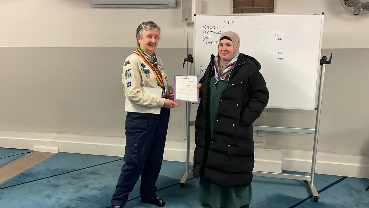 Celebrating our dedicated @1stlewishampark Scout leaders! Brother Ahammed Hussain received his 10 Years Service Award and Sister Karina Kamara received her 5 Years Service Award from Lewisham's District Commissioner, Jennifer McCullough. #Scouts #DedicatedLeaders 🏅👏