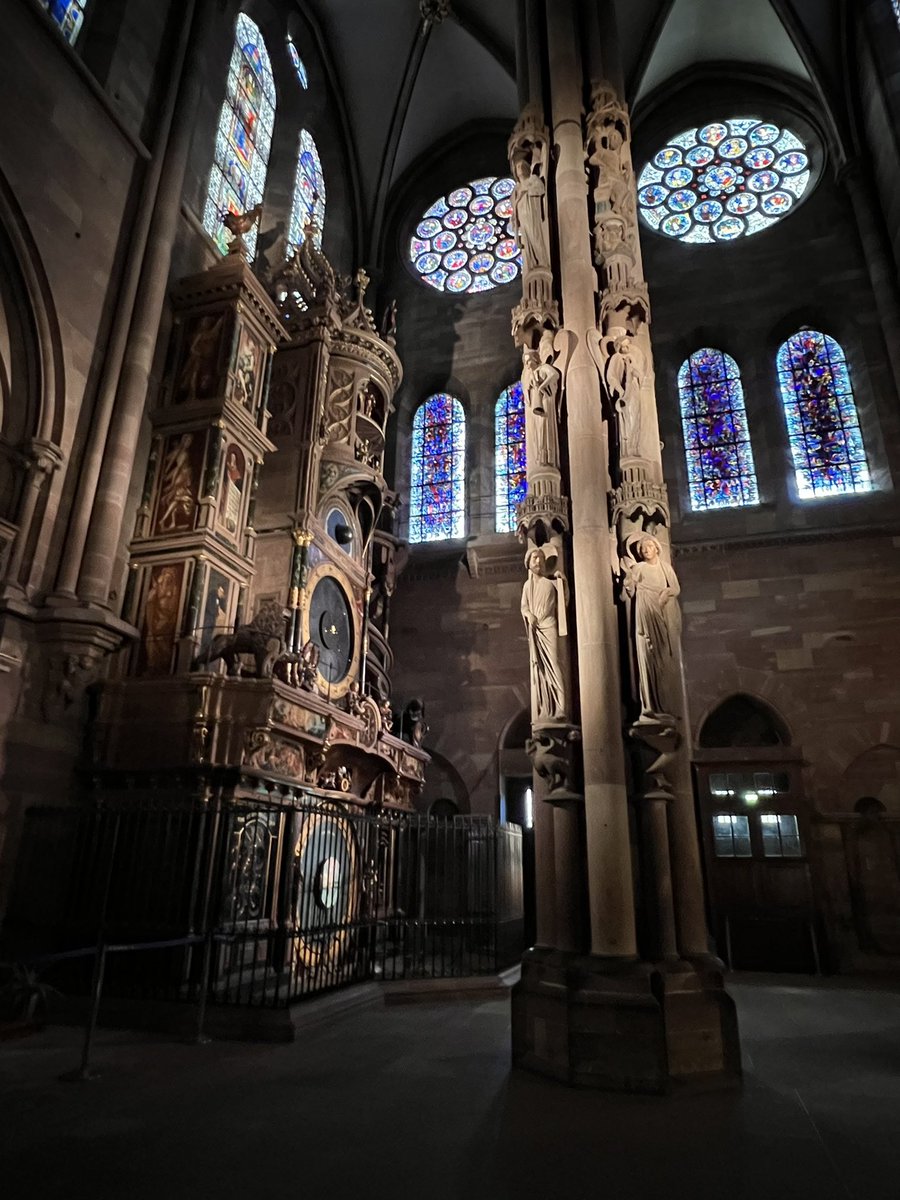 Le Pilier des anges et l’horloge astronomique, deux chefs-d’œuvre👇🏻