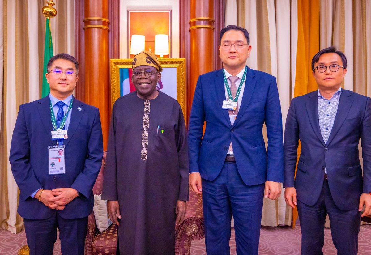 STATE HOUSE PRESS RELEASE PRESIDENT TINUBU TO SAMSUNG CEO: NIGERIA IS THE BEST DESTINATION IN TERMS OF VALUE FOR MONEY; YOUR TECHNOLOGY WITH NIGERIAN INGENUITY WILL CREATE LIMITLESS OPPORTUNITIES President Bola Tinubu says Nigeria’s investment environment operates on the…