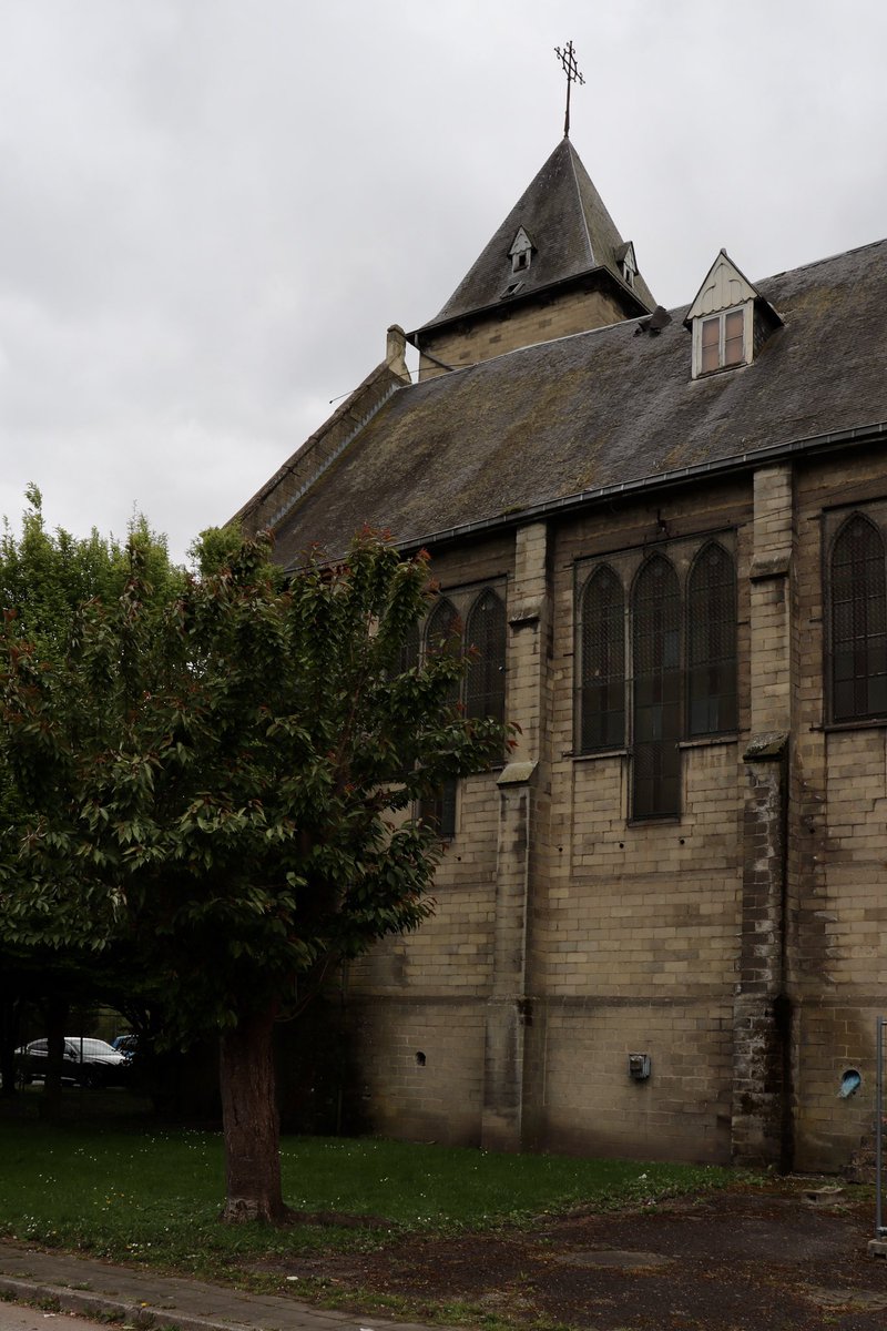 Dann zur blauen Kirche (sie ist innen himmelblau). Mal ist sie offen, dann wird sie wieder verbarrikadiert, dann macht sie jemand auf und sie wird wieder verbarrikadiert. Wir hatten leider Pech. 

Aber bei der Blue Christ Church damals brauchten wir auch 3 Anläufe. 🤷🏼‍♀️