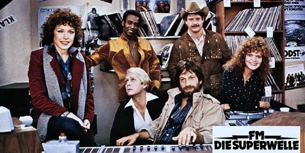 28 Apr 1978, the movie FM, about a radio station with a motley collection of DJs was released. Linda Ronstadt, Jimmy Buffett & REO Speedwagon appeared in the film. The theme song, Steely Dan's 'FM (No Static at All)' won the Grammy Award for Best Engineered Recording. #SteelyDan