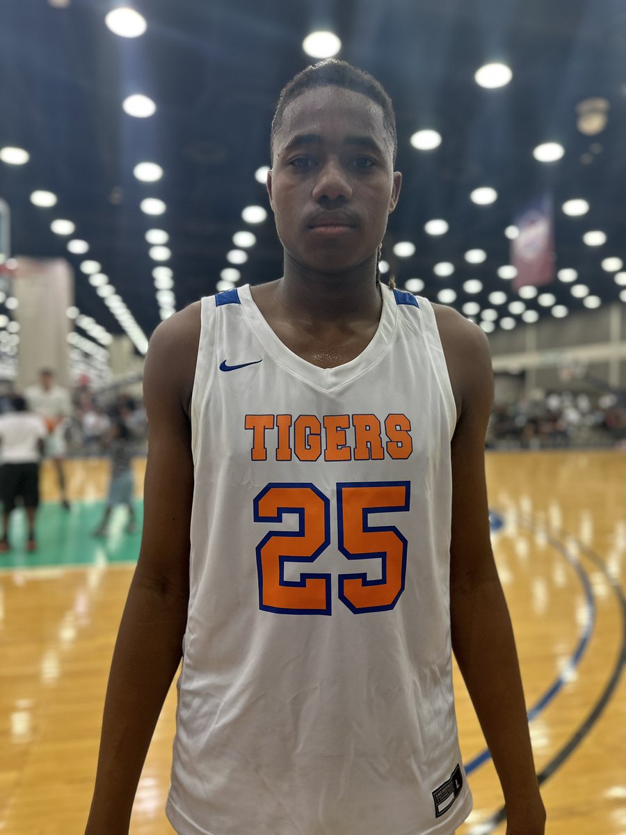 Kamden Days with 13 points and DJ Roberson with 12 to lead Tennessee Tigers to a 63-33 win in the Silver Championship here at Grassroots Showcase.