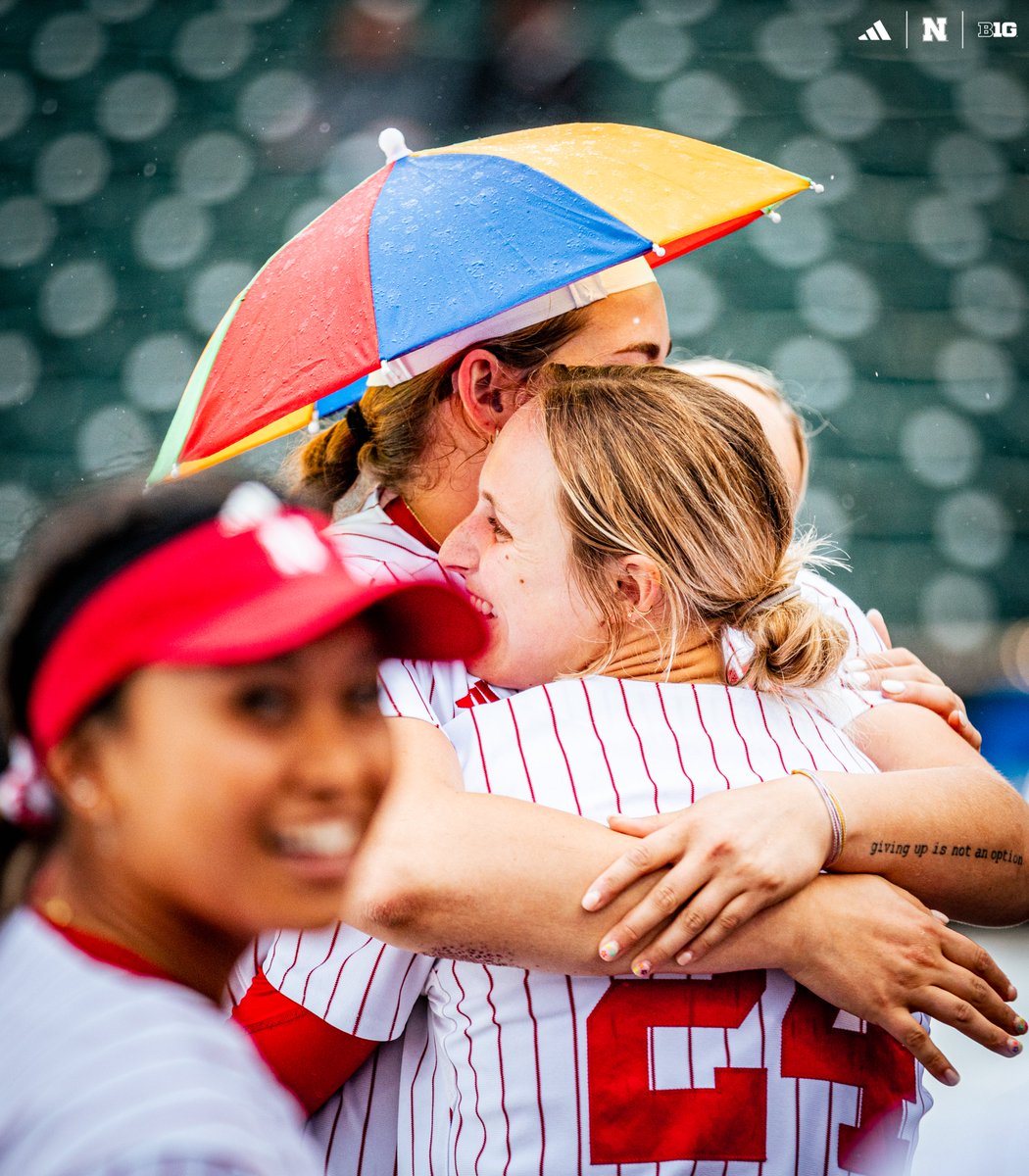 HuskerSoftball tweet picture