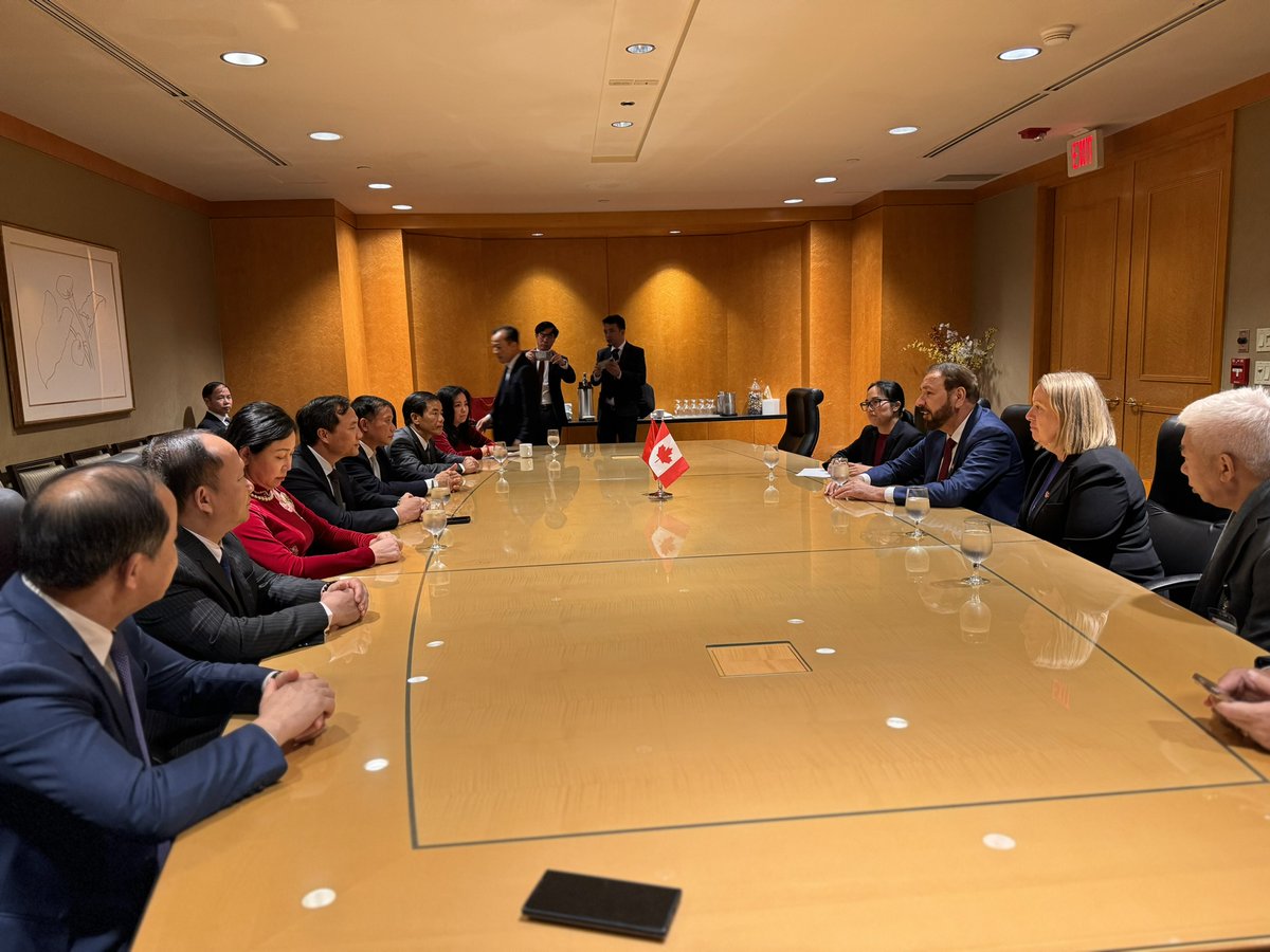 During Vietnam Provincial Roadshow Canada 2024 Roundtable, I connected with delegates from 6 Vietnamese provinces to discuss promotion of export, trade, and investment among British Columbia (B.C.) and the provinces of Vietnam. #trade #bcpoli