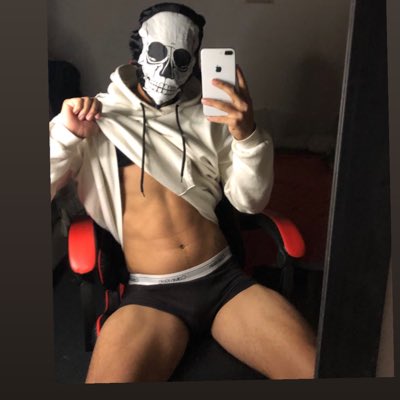 MartinezFacku's tweet photo. #NuevaFotoDePerfil https://t.co/l4c1aBWquD