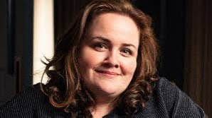 savyolino's tweet image. Precisamos falar sobre a grande atuação da Jessica Gunning como Martha em Bebê Rena. 
Ela oscila os sentimentos da personagem, muda de expressão em milésimos de segundo e consegue arrepiar cada pelo do seu corpo em um surto repentino. Atriz incrível que merece muitos prêmios