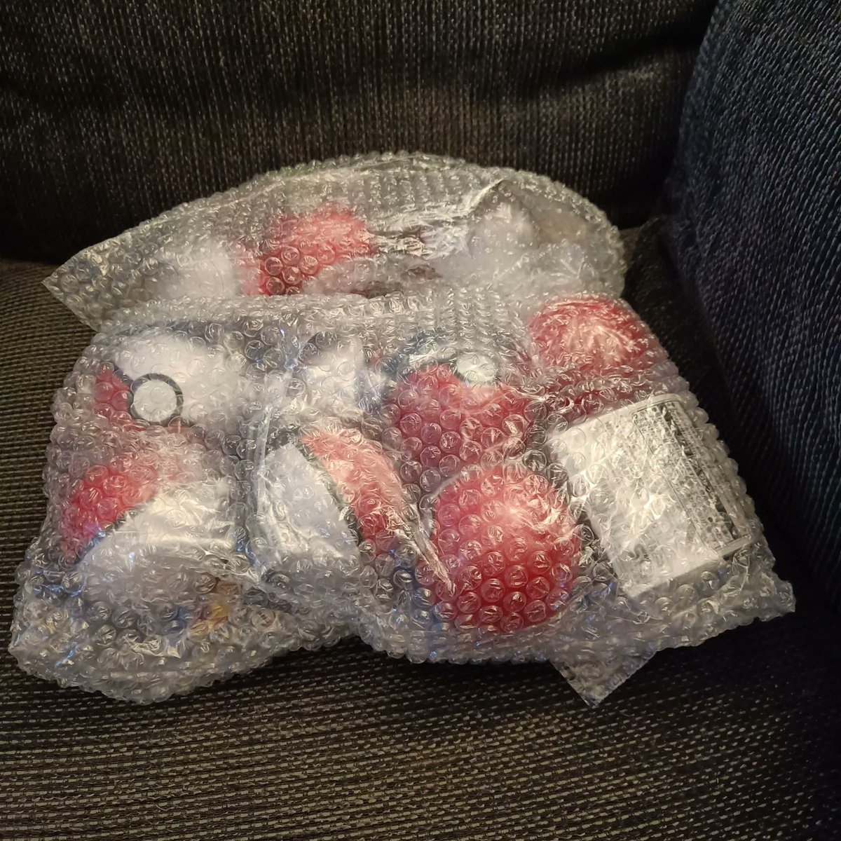 Chiko_Charm's tweet image. Vert happy getting both #Espeon and #Umbreon from these which was my main goal!😍 Only bought 2 from the other set with #Eevee, hoping to get Eevee and/or #Vulpix , and it gave Vulpix in one of them!🥰 Can't complain!🥳
#Popplio #Chikorita #Cyndaquil #Totodile #Pichu #Pyukumuku