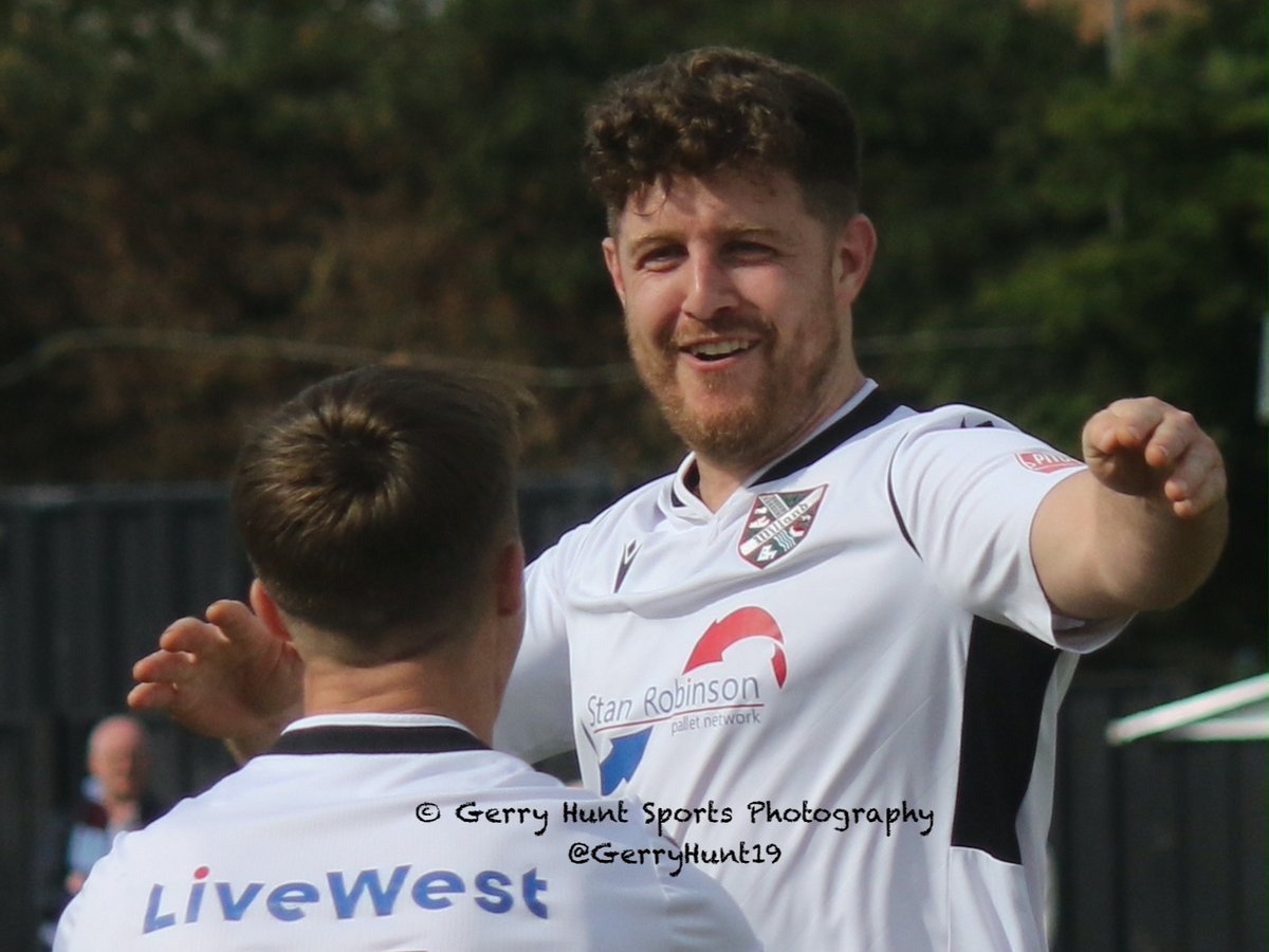 Two of @WillandRovers' more versatile players celebrate after @joshsearle26, playing in midfield, scored his first @SouthernLeague1 goal of the season yesterday thanks to an assist by @Nathan_Byrne7. Final score: @WillandRovers 1 @MalvernTown1946 1