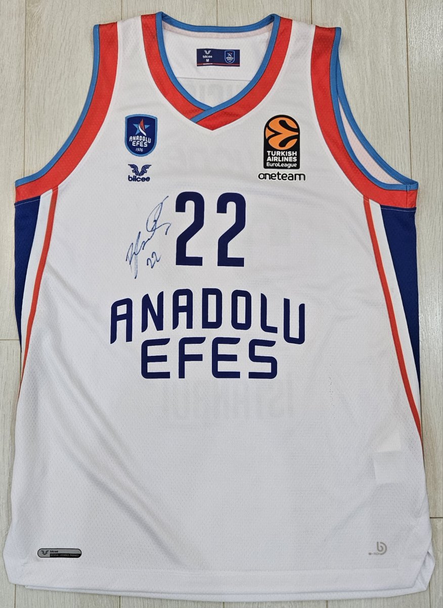 asisttime's tweet photo. 🌟Micic ve Larkin formaları için çok sayıda soru gelince bir çekiliş yapmak istedim.

       Vasilije Micic'in 2020/21 sezonu imzalı formasını çekilişle bir basketbolsevere hediye etmek isterim.

▪️ Vasilije Micic'in rüya gibi geçen 2020/21 Sezonu:
    🏆 2020/2021 Normal Sezon MVP'si
    🏆 Final-Four MVP'si
    🏆 EuroLeague Şampiyonluğu

Çekiliş için hesabı takip edip, bu tweeti Retweet ile beraber tweeti beğenmeniz yeterli olacaktır.

Euroleague Final Four ilk maçı öncesinde çekiliş sonucu açıklanacaktır.