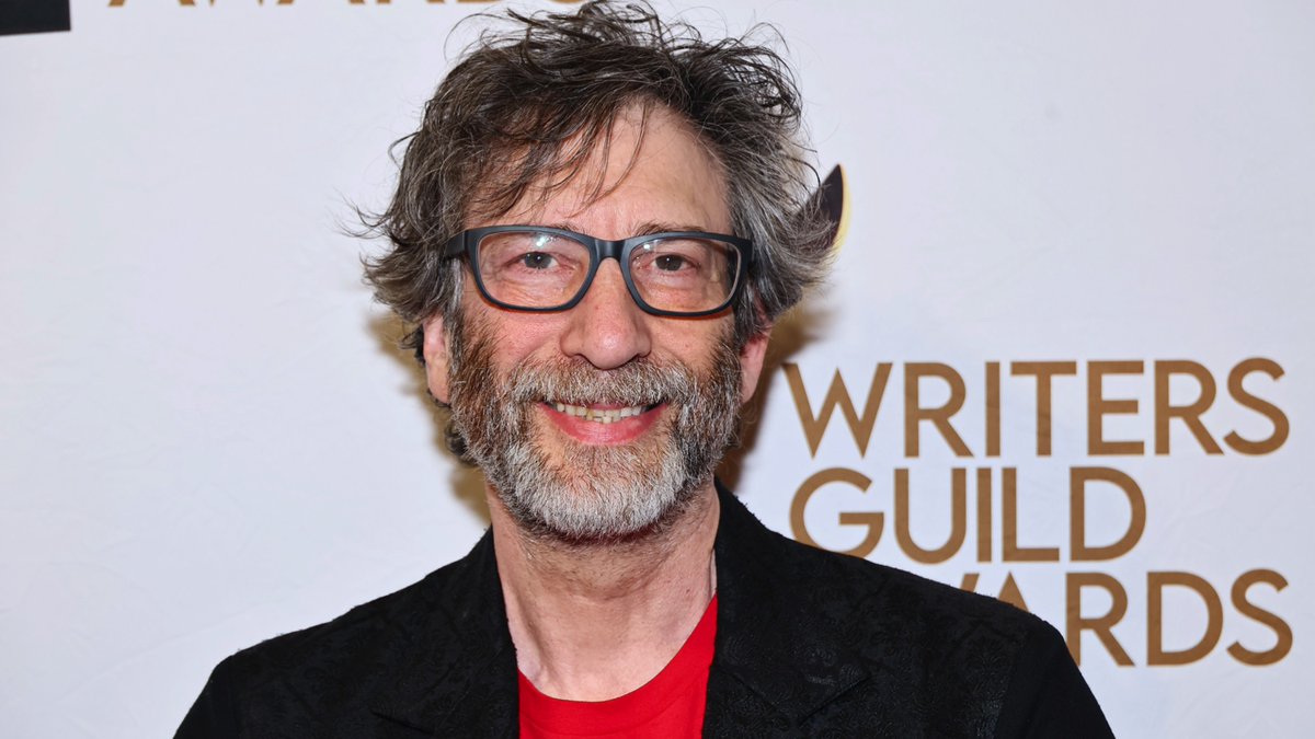 Neil Gaiman is co-writing animated film Cinnamon with The Legend Of Hanuman's Sharad Devarajan. See more info: empireonline.com/movies/news/ne…