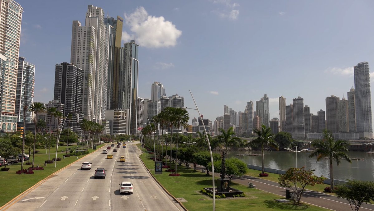 Panamá invierte más en educación, en sus maestros y es más rico que otros países de América Latina y el Caribe. Pero sus resultados educativos son peores. En PISA 2022, estaba 6 años por debajo del promedio de la OECD. En marzo, representantes del @BancoMundialLAC, @el_BID,…
