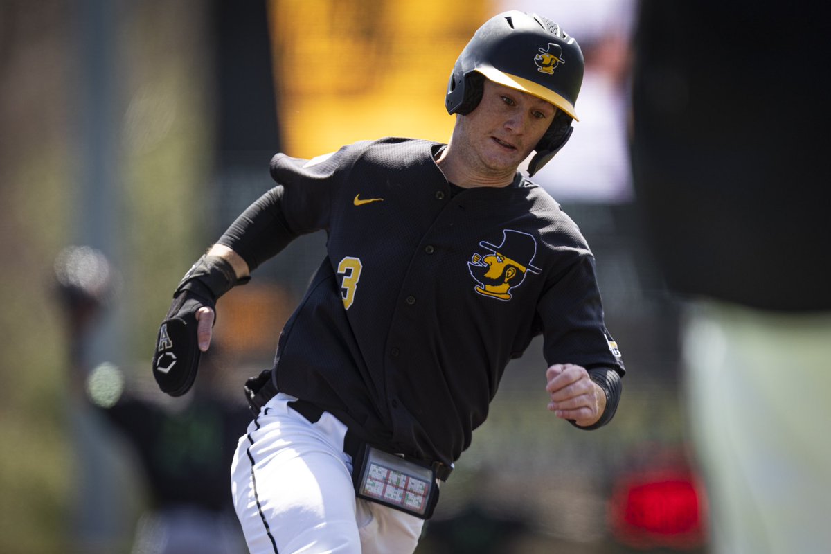 T4 | App State 8, Georgia State 5 Banks Tolley cracks an RBI single to extend the lead! #TIGMA