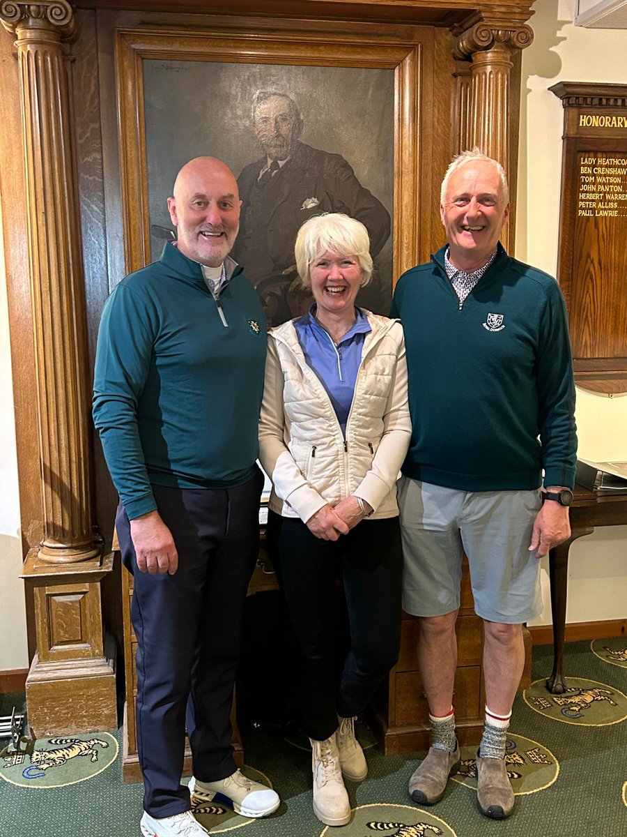 Congratulations to Avril and William Haughton winning the Struie mixed foursomes today with 37pts. Pictured with Vice Captain, Gary Bethune.