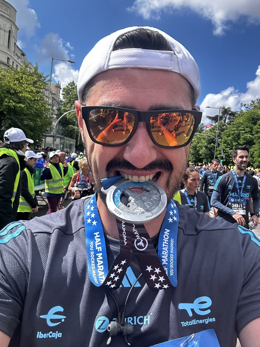 sergiofnunez's tweet photo. 🥇 Retarte a ti mismo y ganar. Ir al 1:1 y ser mejor que cuando empezaste. Echarte a llorar al llegar a la meta porque solo tú sabes cómo ha sido el proceso ¿El resultado? Infinitamente mejor del esperado. Insistir, resistir y persistir.

🚣🏻‍♀️ Mi primera media maratón: 1h 55’. https://t.co/jctVtxBzKy