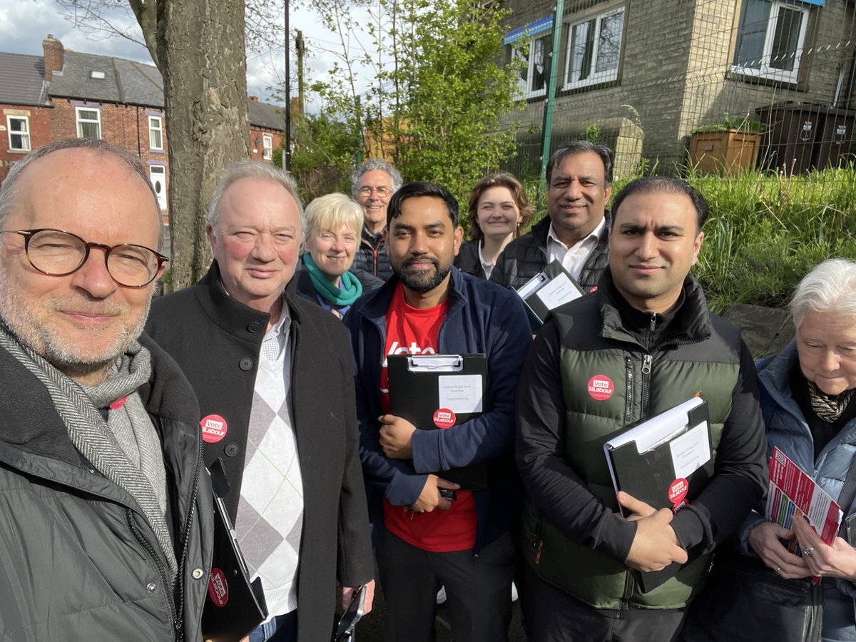 Sun shining for this afternoon’s campaigning with ⁦@NetherEdgeLab⁩ - lots of support for ⁦@derekmartin_NES⁩ to join our great ⁦@UKLabour⁩ councillors ⁦@ibbyullah⁩ and ⁦@nighat_basharat⁩