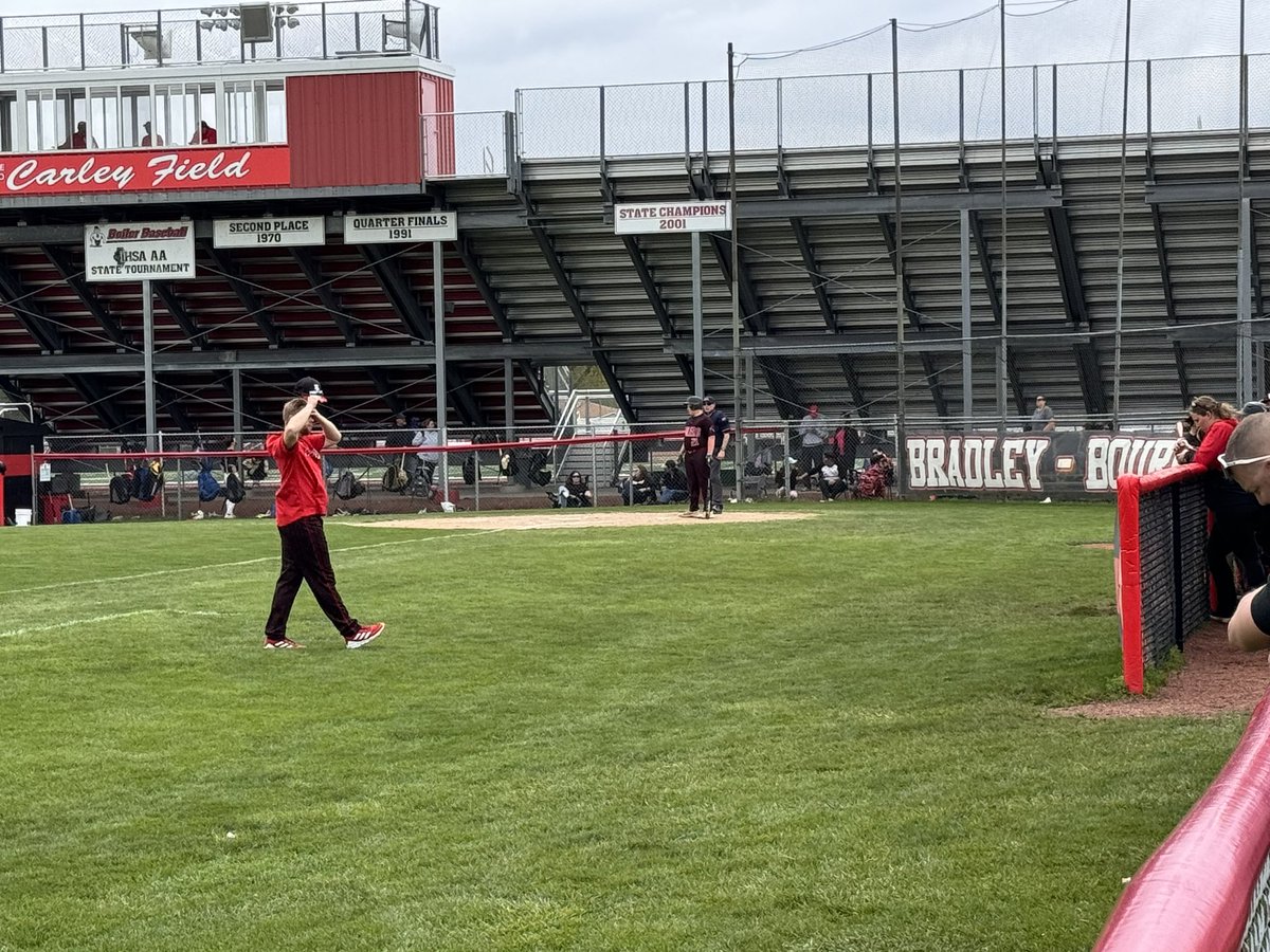 Another great day for Kaden Davis on the mound and at the plate for @bbchs_baseball 1-2 at the plate with an RBI keeping his average at .500 for the year, and 2 more strong innings with no earned runs. @Ilpremierbb