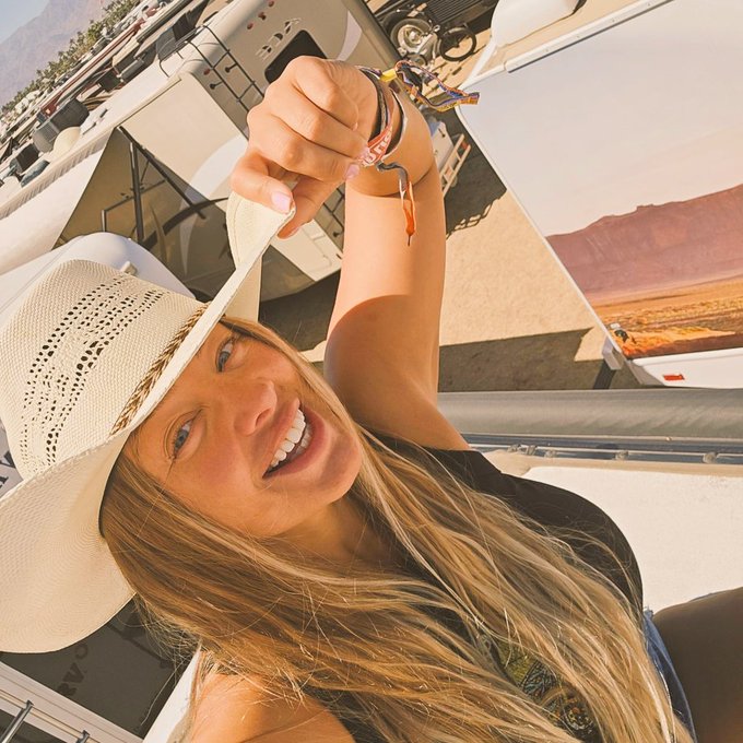 should have been a cowgirl 🤠 https://t.co/rN14QNM7th<a href="/tag/webcam"class="tags"><span>#webcam</span></a>