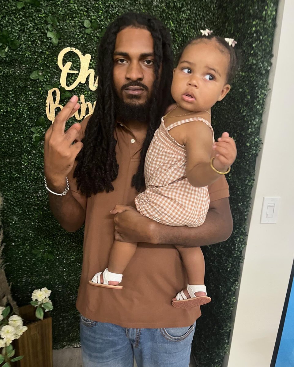 2cutbing's tweet photo. ❤️🤞🏾🇯🇲 whole heartZZZz https://t.co/PipYZtT2Eb