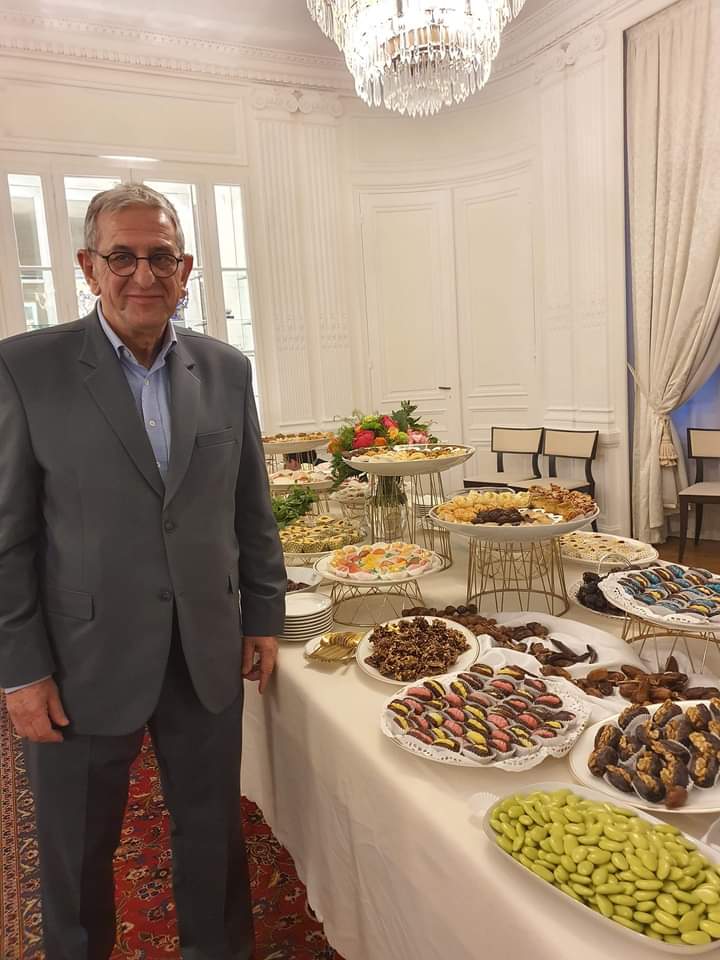 Voici la table de la Mimouna , fête juive inscrite dans la tradition des juifs du Maroc.