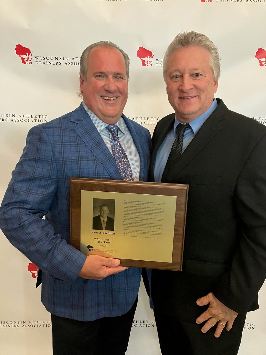 Welcome Kurt Fielding, LAT to our prestigious Hall of Fame. From Hayward to La Crosse, to the Green Bay Packers, your years of dedication in Athletic Training is as legendary as you are!💚💛 

📷 (L) Kurt Fielding (R) Jay Davide