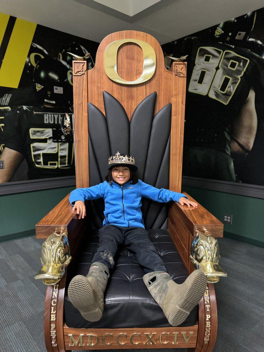 It’s always about the people. Massive thank you to @oregonfootball, @CoachDanLanning, Nate Krueger & the entire @GoDucks staff. Took our oldest son to the game this wknd & it was an adventure we will never forget. And the Ducks are LEGIT. 🦆💫🏈📍