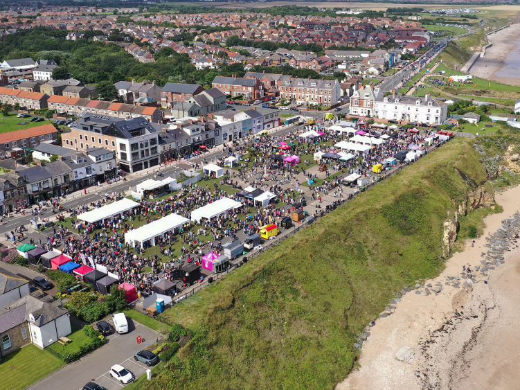 📣 This month we've been showcasing foodie events. ☀️🍦Experience the @SeahamFoodFest this summer! Treat yourself to sublime desserts, try delectable street food and quench your thirst with a refreshing drink. ➡️3-4 August lnk.bio/s/TCCfood #DurhamCultureCounty #Seaham