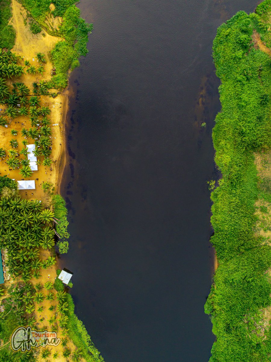 KrelovF's tweet photo. Places to visit in the Volta region.
Hint, it’s close to the longest bridge in Ghana 🇬🇭 
#visitvolta #destinationghana #tourwithKRELOV #volta #krelov #shareghana 🇬🇭 
@ghanatourismGTA
@visit_volta
@beyondthereturn
@Volta_CAI
@VoltaDaily https://t.co/GnQWNuncQo
