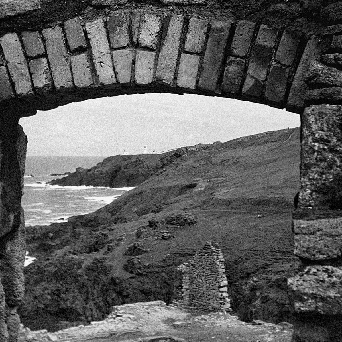 The view to Pendeen Watch from Levant 
Ilford Ilfomatic Camera, Truprint 126 film. 
  #bnw #bnwphotography #blackandwhite #monochrome #cornwall  #filmphotography #filmphotography #filmisnotdead #126film #126photo