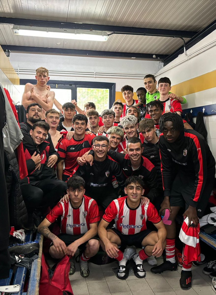 Orgulloso de estos chavales, que se han ganado el derecho de jugar en Preferente la temporada que viene.

Objetivo cumplido, el CDG es de Preferente una temporada más y el legado continúa.

Forza Gallarta ⚒️❤️🤍