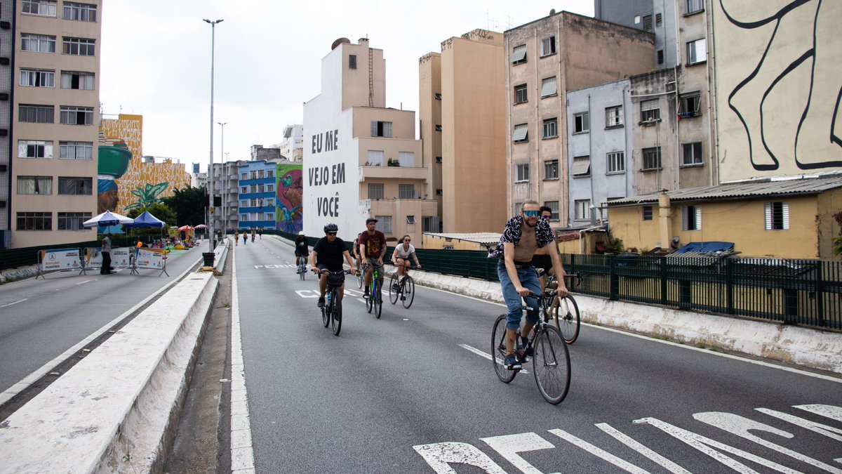 A Galera da Bike Fixa - #fixa #bikefixa #bikefix #bikefixasp  #pedalando #bike #bycicle #bicicleta #biketour #cycling #ridebikes #rideyourbike #roadbike #urbanbike #cyclinglife #cyclingstyle #bikeelegal #citybike #bikecity #borapedalar #instacycling #instacycle #pedal #pedalar