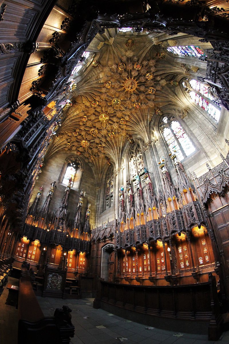 Some have meat but cannot eat, Some have none that want it; But we have meat and we can eat, So let the Lord be thanked. (The Selkirk Grace, prayer Scotland’s) #art The Thistle Chapel, St Giles' Cathedral #Edinburgh #Scotland The chapel, Order of the Thistle,foundation in 1687👇