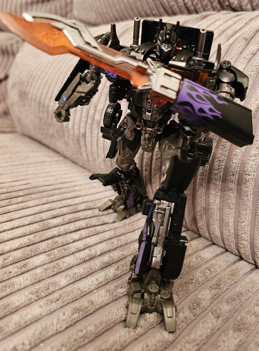 KO Optimus Prime

After the impressive quality of the KO Ultra Magnus from Aliexpress I picked up the Nemesis Prime Styled version, and it's decent too. A steal at £9.

#transformers