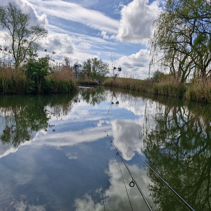 Moody Moat Lake morning…  Ready to book? Search RumBridgeFisheries - or give us a call.

#RumBridge #Fisheries #glamping #carp #angling #fishing #holidays #short-breaks #getaways #tackle-shop #lakeside #pods #lodges #cabins #Suffolk