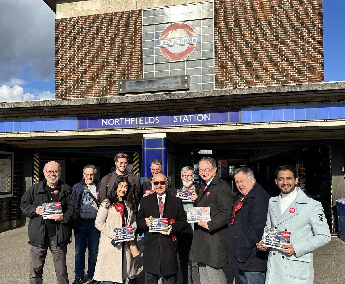The sun was out in #Northfield this evening and so were @EalingLabour for @SadiqKhan & @BassamMahfouz Great 🌹Labour 🌹response from voters.