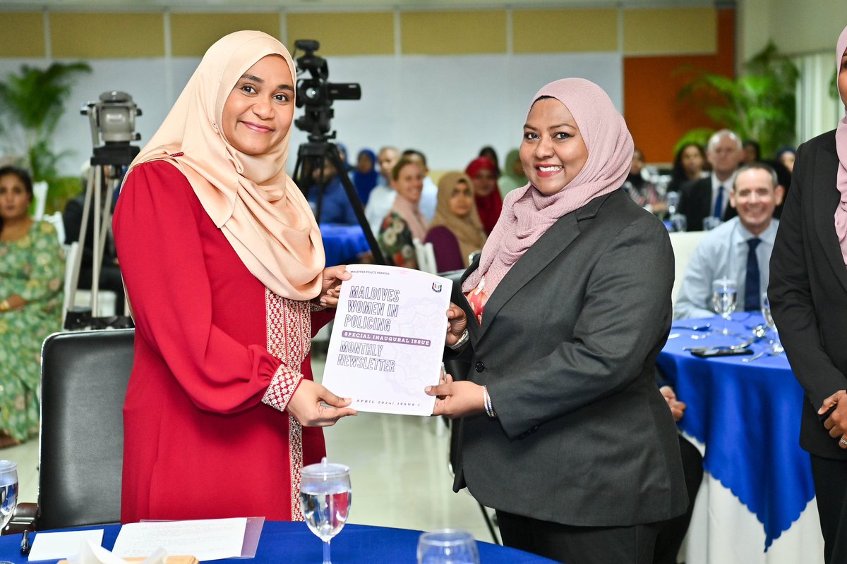 ރައީސުލްޖުމްހޫރިއްޔާގެ އަނބިކަނބަލުން، "މޯލްޑިވްސް ވިމެން އިން ޕޮލިސިންގ ކޮމިޓީ" ގެ ދެވަނަ ދައުރު އިފުތިތާޙުކޮށްދެއްވައިފި
 presidency.gov.mv/Press/Article/…