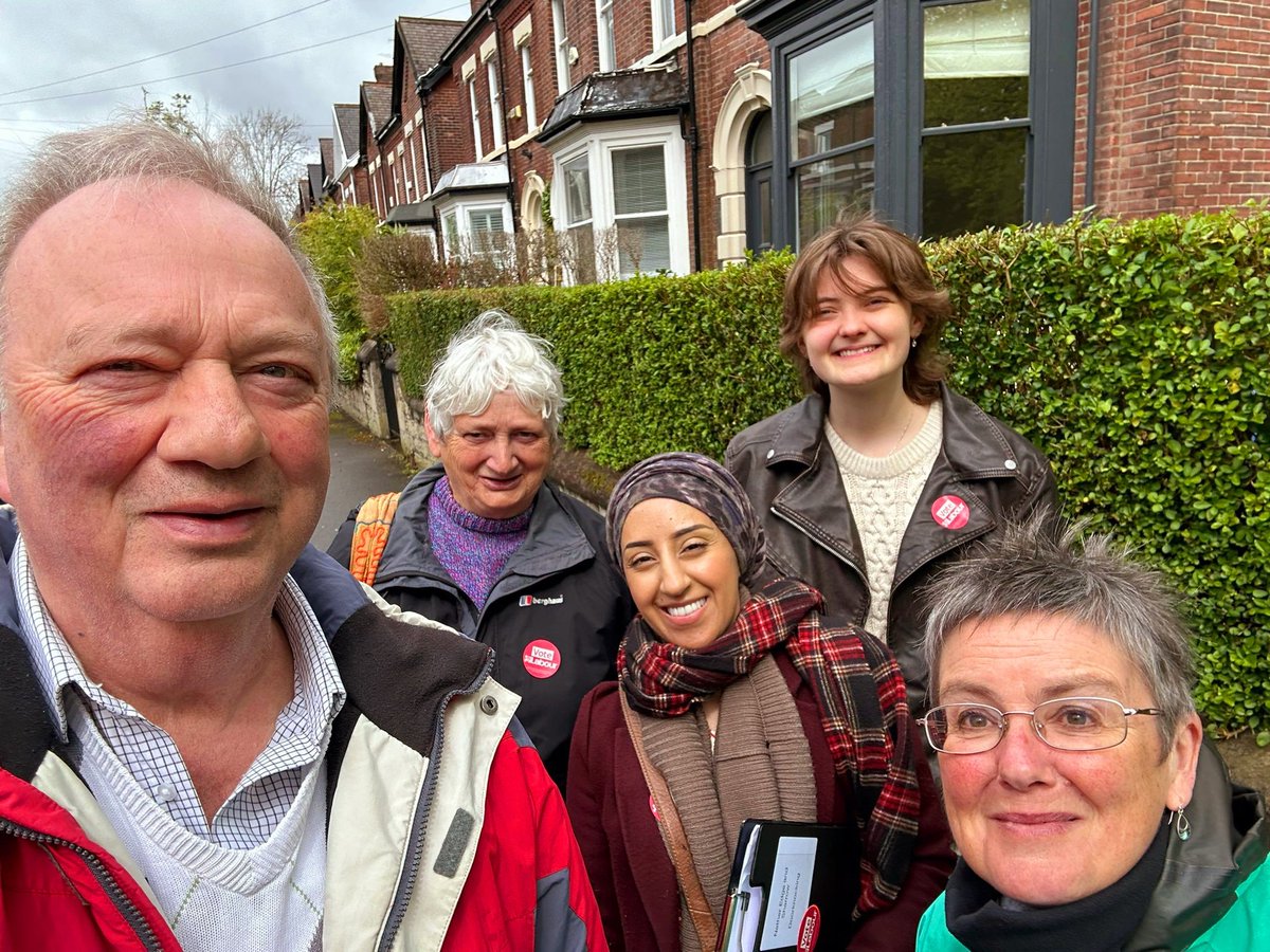 A busy week of campaigning in @WalkleyLabour and ⁦@NetherEdgeLab⁩ finding lots of support for @derekmartin_NES⁩ @olivercoppard and John Wright Vote @UKLabour on the 2nd May #LabourDoorstep🌹 🗳