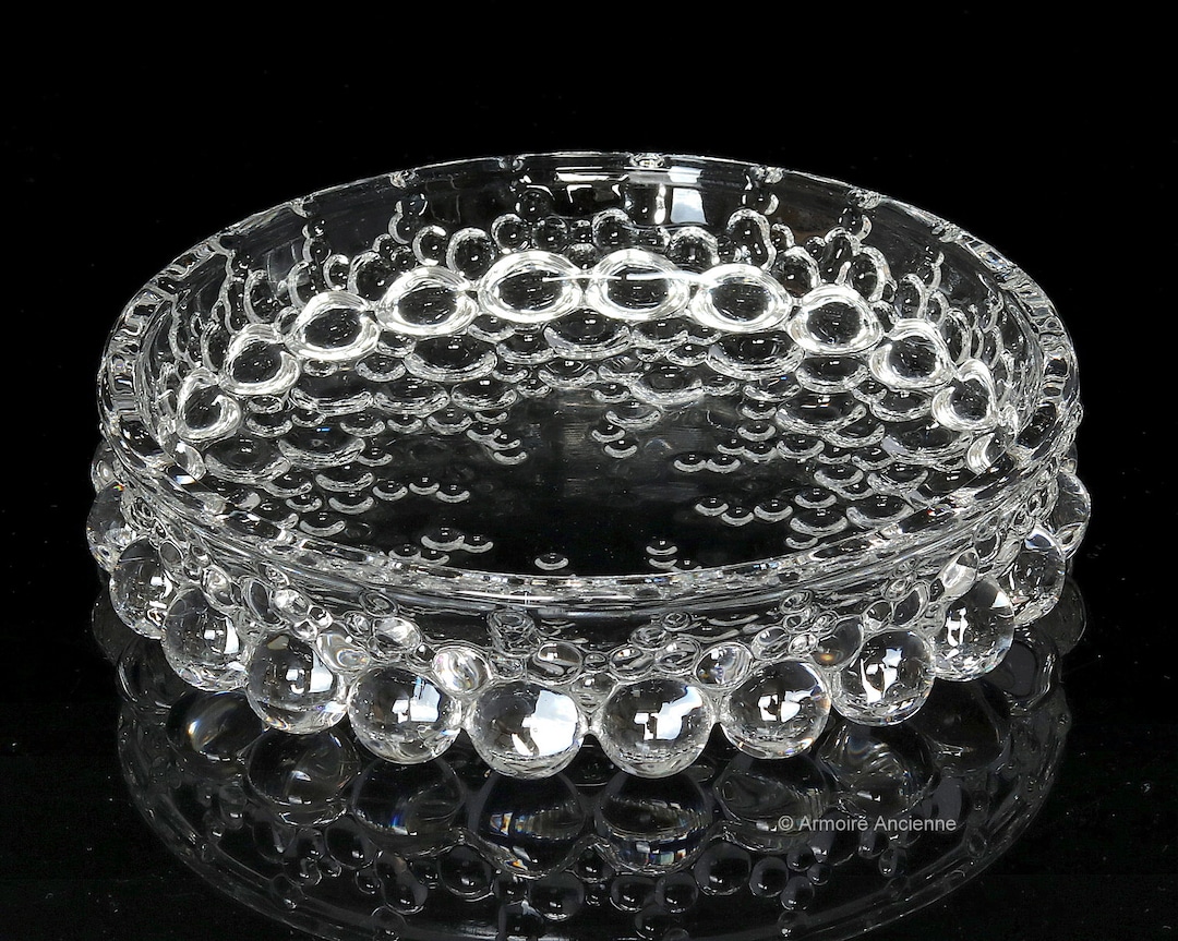 Small GLASS BOWL with Bubbles Decor by ArmoireAncienne dlvr.it/T67m2d #vintagebarware #luxuryhome #vintagegifts