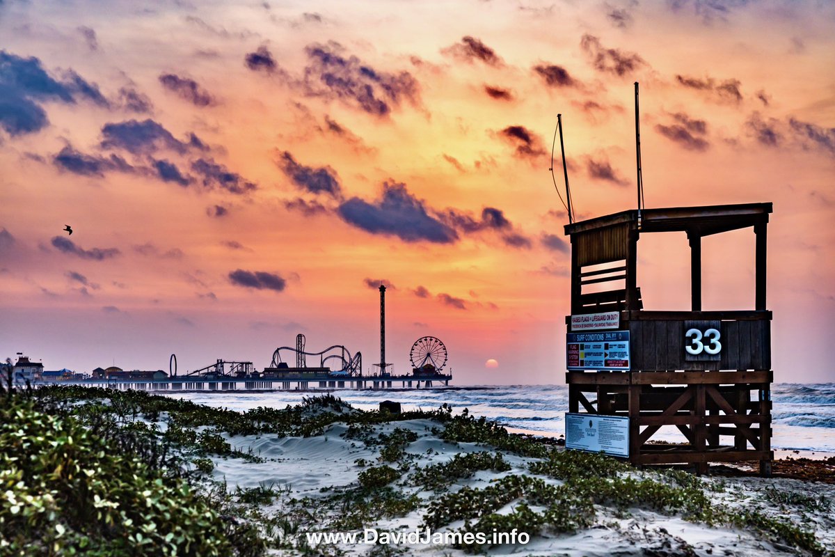 Another gorgeous Galveston morning!

Make a VRBO reservation to see it for yourself... vrbo.com/2556028