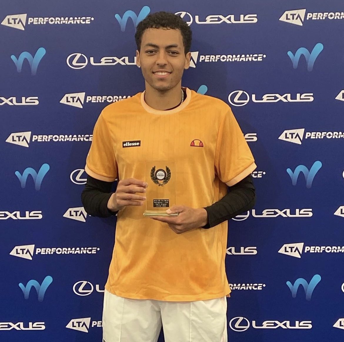 Congrats to @PaulJubb3 on the latest title at this week’s ITF Nottingham! The #GamecockGRIT was on display as he came back from down a set to claim the win 🐓