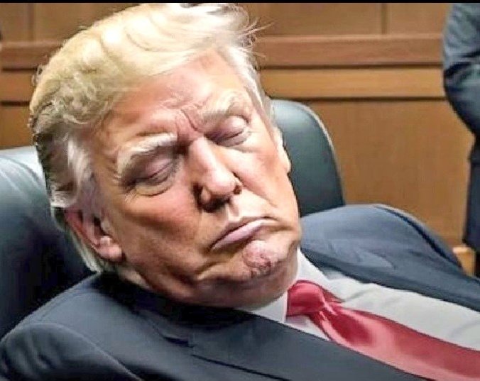 MichaelvanMind's tweet image. No, we want him tired, farting and sleeping. Just like in the Oval Office. 
Too bad it&apos;s not televised. 
Remember #ExecutiveTime ?!
This guy can barely function before the drugs kick in at 2 pm. #Trump

#TrumpTrial
#SleepyDon