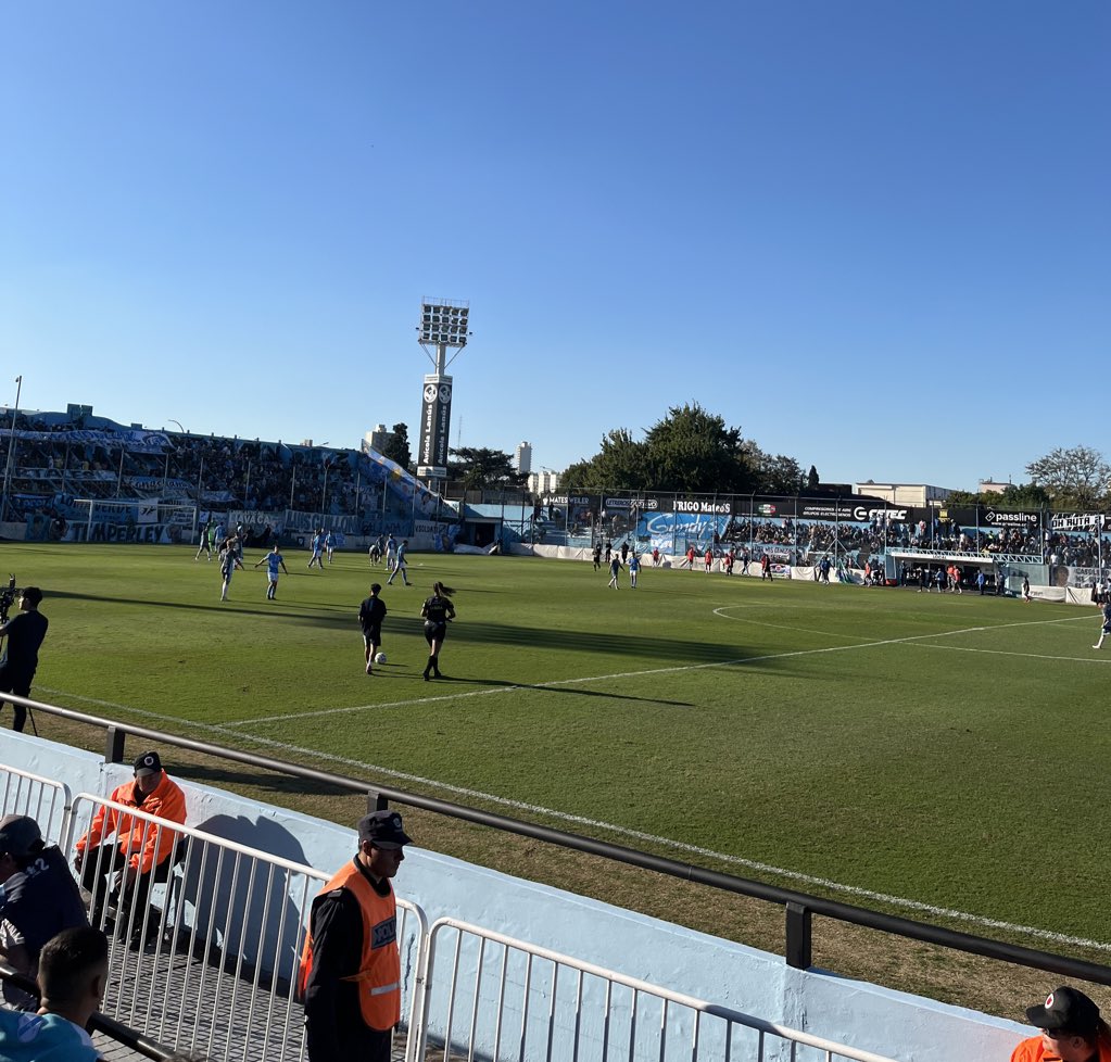 ¡FINAL DEL PRIMER TIEMPO! #Temperley 0 - #EstudiantesRC 0 Lo vivis por: 📻Am1520Khz 💻lavozdelsur.com.ar 💻elshowdetemperley.com.ar